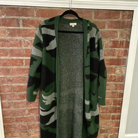 Long Camo Sweater - Picture 4 of 4